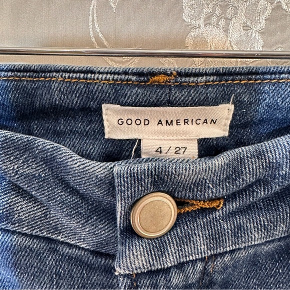 Good American Raw Hem Straight Leg Blue Jeans Size 4/27 NWT - Picture 4 of 9